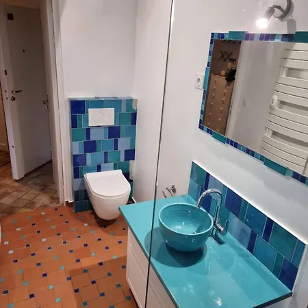 5 Au Dernier Etage 아파트 *